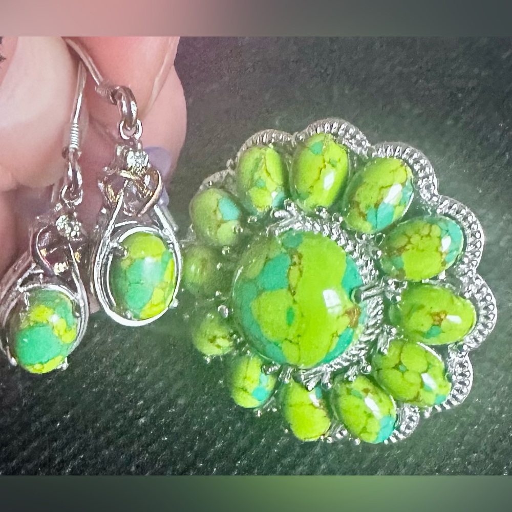 Gift Set: Mojave Green Turquoise Gemstone Floral Ring and Matching Earrings NWT